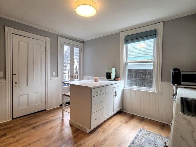 Building Photo - 22 Annandale Rd Unit 2