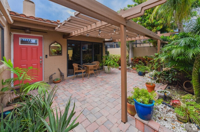 Building Photo - 6548 Patio Ln Rental