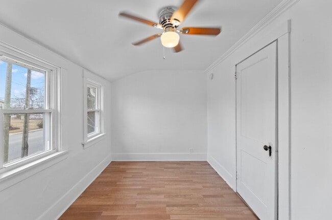 Photo - 15210 S State St