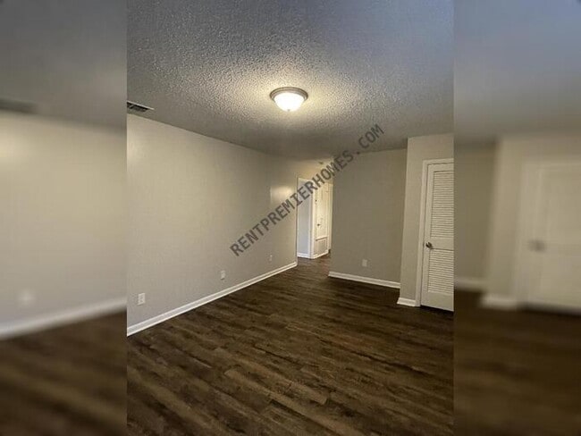 Photo - 7400 Debbie Dr