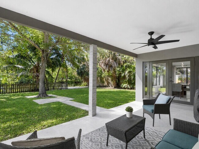 Photo - 400 NW 30th Ct