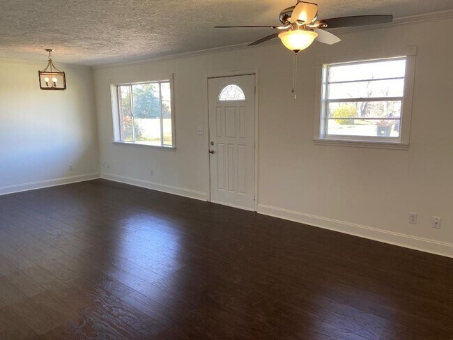 Photo - 2338 E 17th St