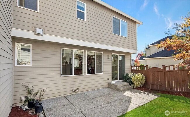 Photo - 18232 36 Ave SE