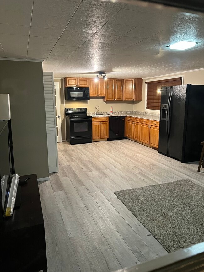 Building Photo - 328 Jamestown Rd