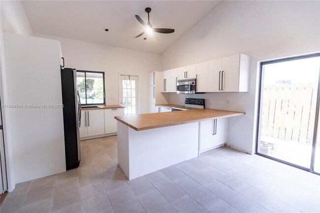 Photo - 8775 SW 57th St