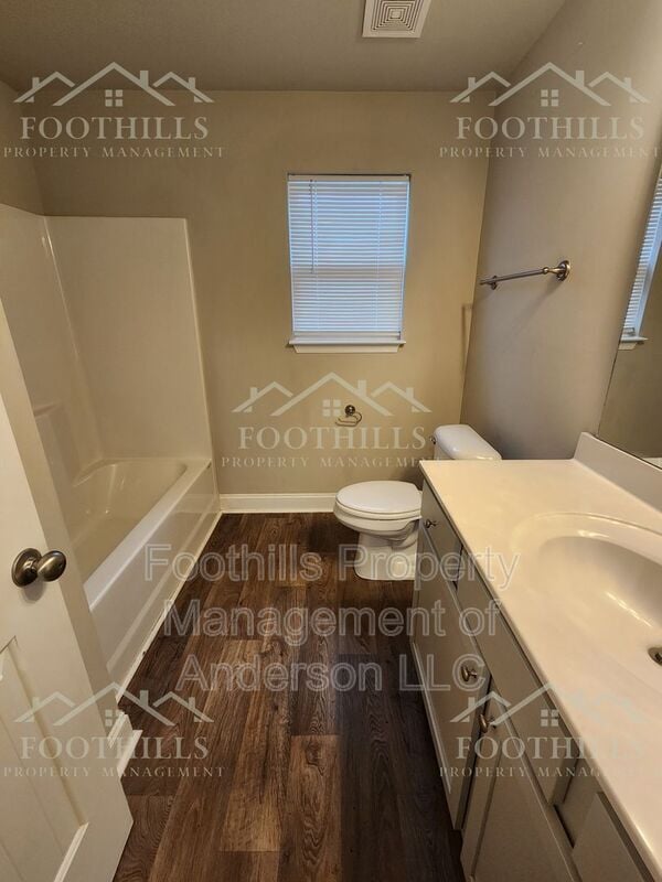 Photo - 104 David St