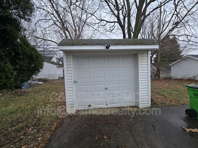 Photo - 9406 McCracken Rd