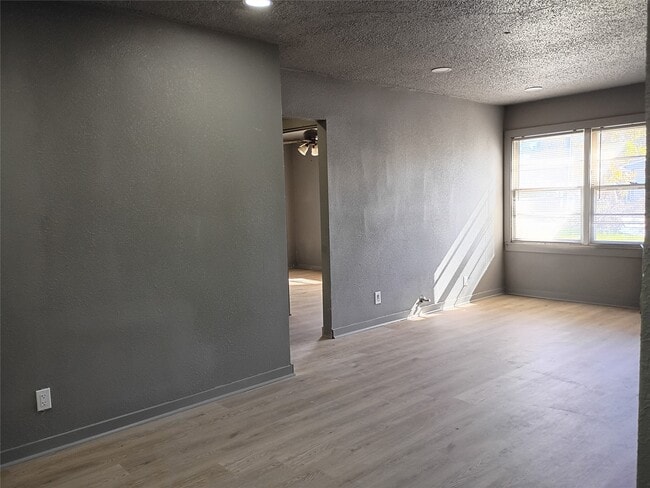 Photo - 5617 Malmedy Rd