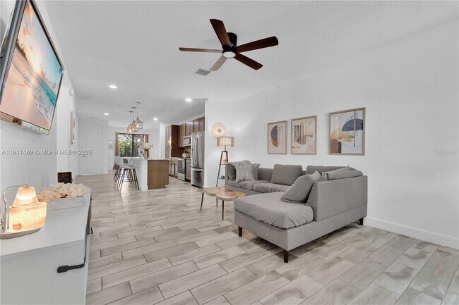 Photo - 3374 NW 5th St