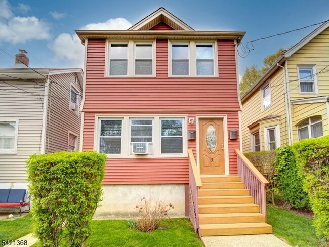 Building Photo - 3 William St