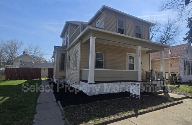 Building Photo - 1235 Huestis Ave Unit Apt A