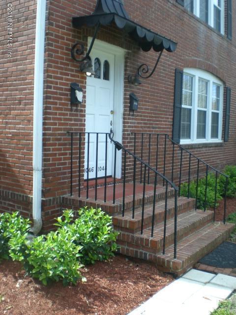 Photo - 1046 Riviera St