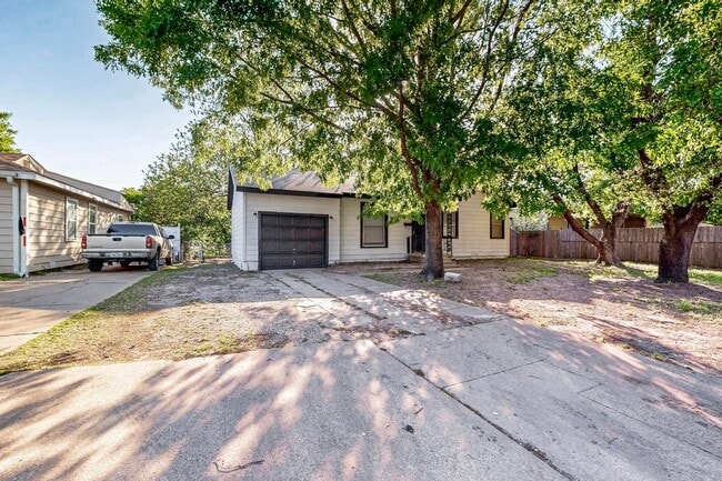 Photo - Charming 2-Bedroom Cottage with Big Backyard