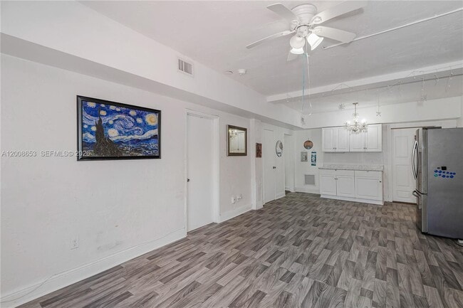 Building Photo - 259 NE 111th St Unit 1
