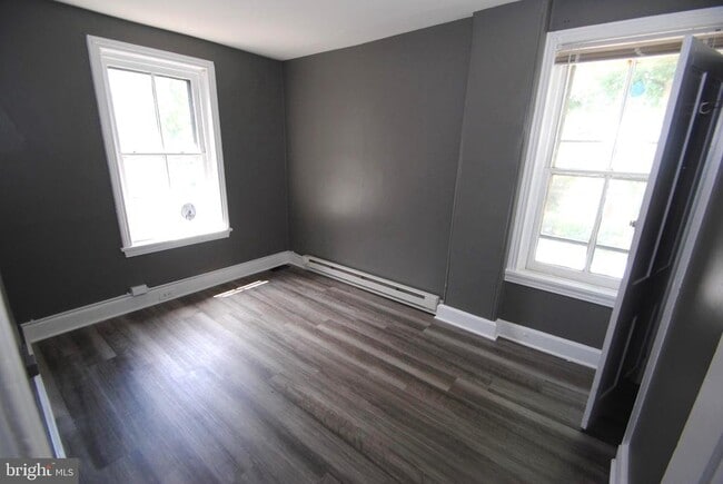 Photo - 317 E Union St