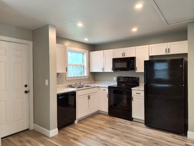 Building Photo - 532 Harwell Ave