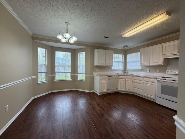 Photo - 2616 Meadow Lake St