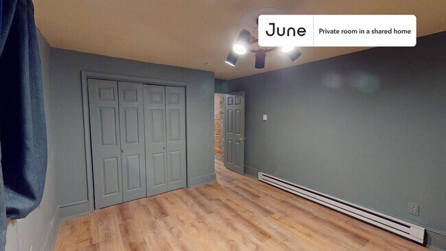 Room in Shared 5 bed/2 bath home in Columbia Heights