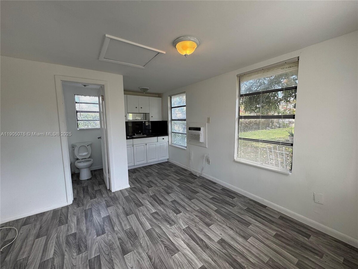 Photo - 2549 NE 190th St Unit 4