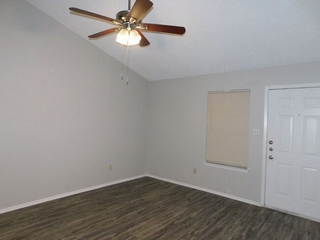 Photo - K Askari Properties ( 501/503 Willow Bend Cv ) Unit 503
