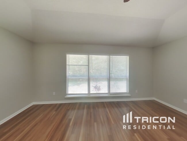 Photo - 495 Apple Creek Dr