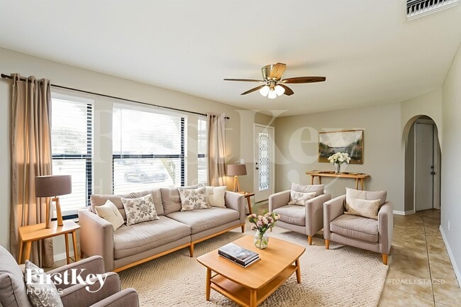 Photo - 302 SE 15th St