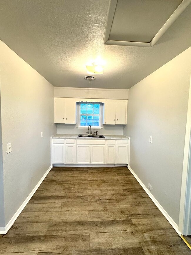 Photo - 4 Bedroom 1 Bath home