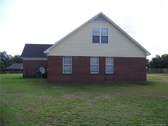 Photo - 190 Finch Rd