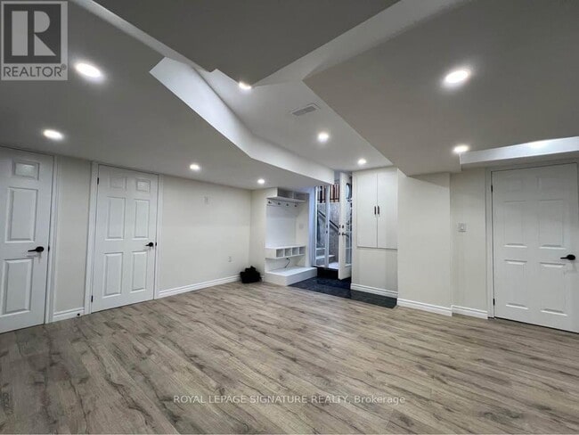Photo - 60 Lofthouse Dr