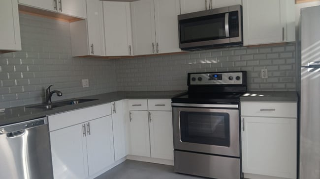 Building Photo - 340 W Highland Ave