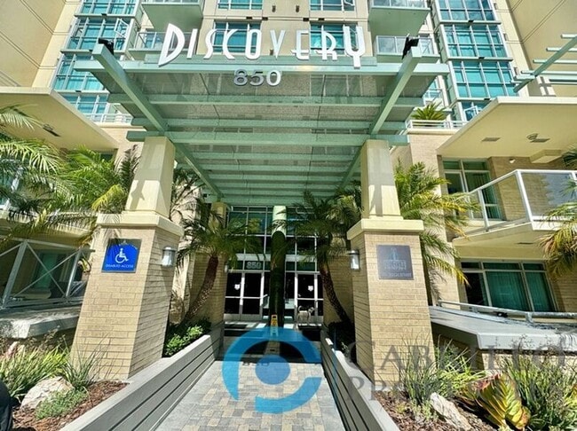 Photo - 850 Beech St