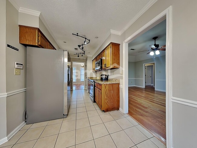 Photo - 7007 Meadowlands Pl