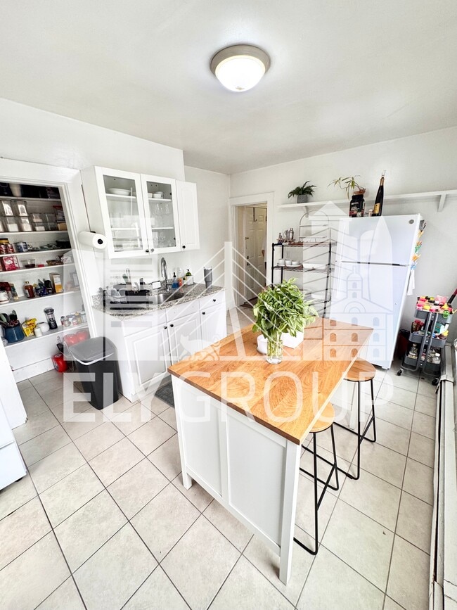 Photo - 36 Hayes St Unit 34B