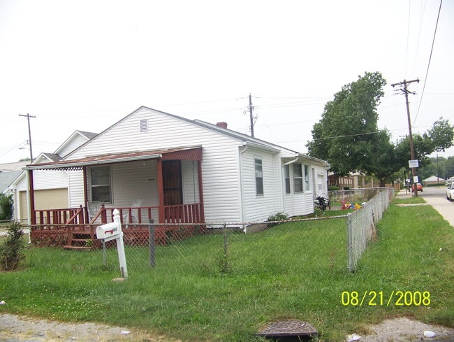 Building Photo - 1660 N Centennial St Rental