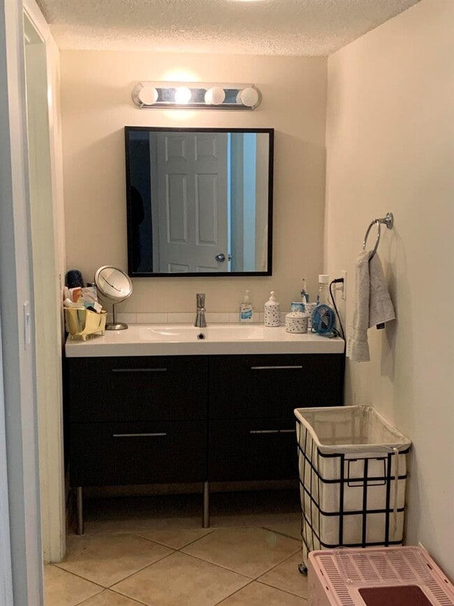 Photo - 9811 Westview Dr Unidad 914