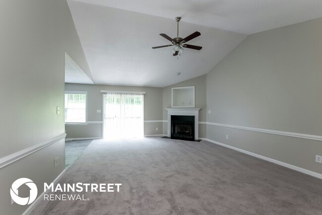 Photo - 208 James Crossing