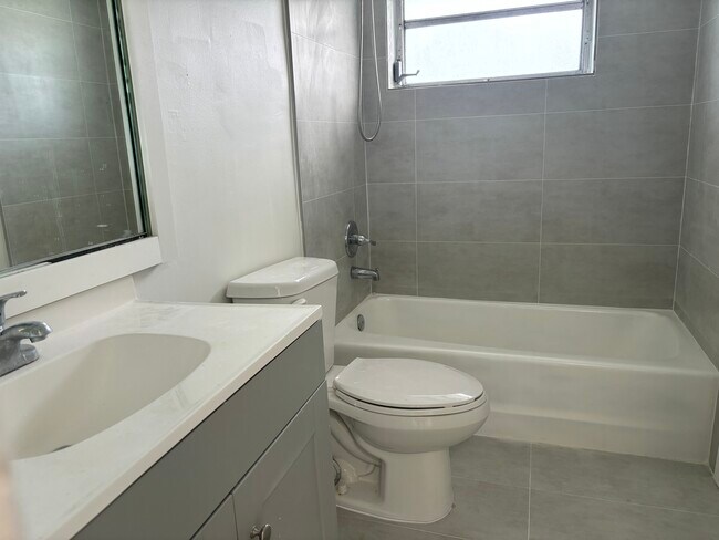 Photo - 5904 SW 27th St Unit N