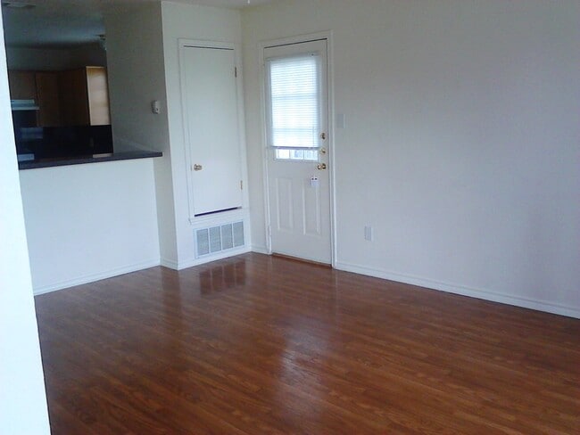 Building Photo - 3906 Gus Dr Rental