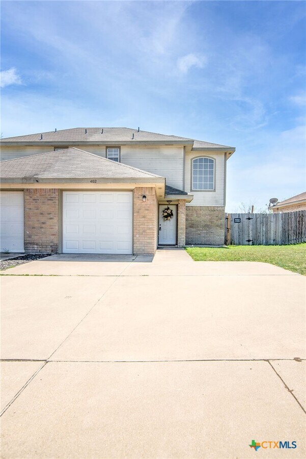 Photo - 402 Deloris Dr
