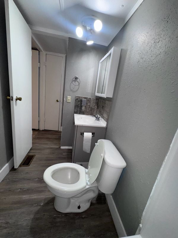 Photo - 15637 Sims Ln