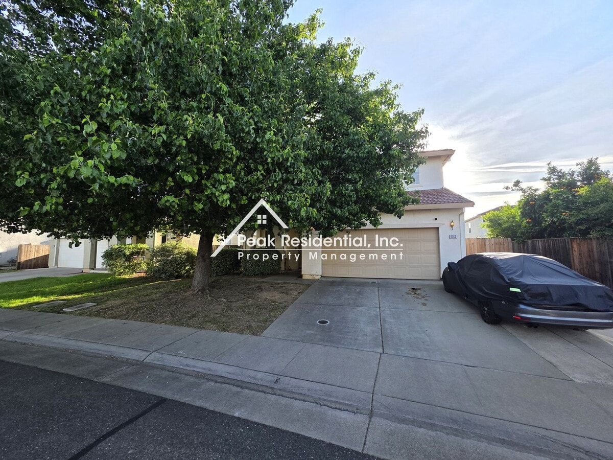 Beautiful 4bd/2.5ba Elk Grove Home in Cresleigh Ranch - Beautiful 4bd/2.5ba Elk Grove Home in Cresleigh Ranch