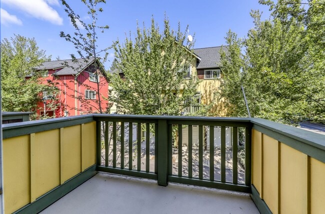 Photo - Courtyards Condominium unit in Town