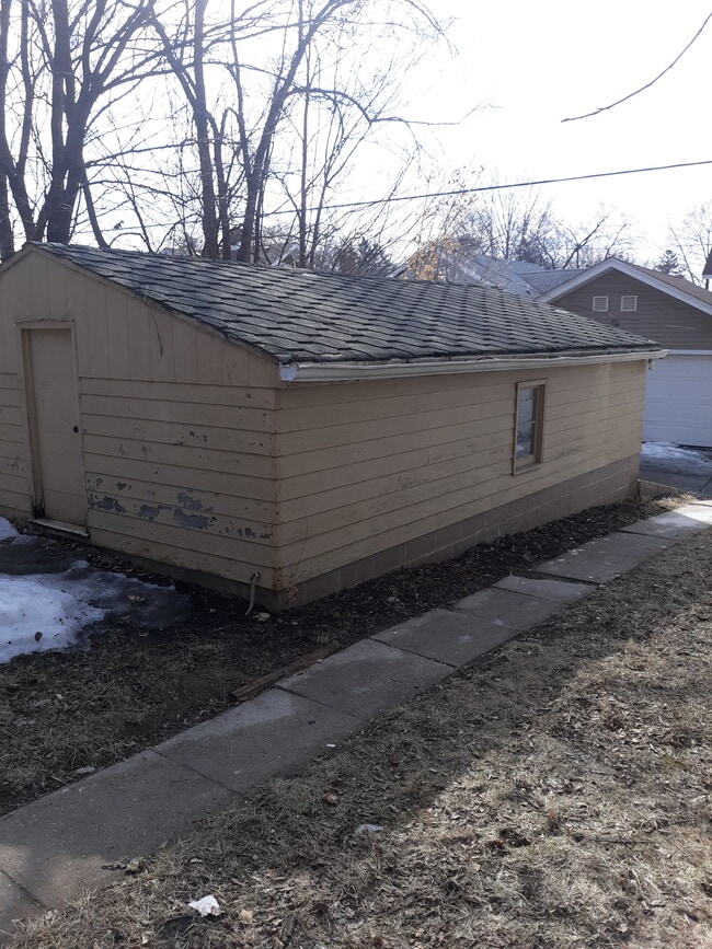 Photo - 2305 Broadway