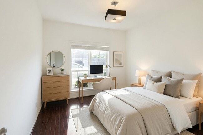 Photo - 2213 Stanford St Unit 2213