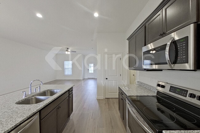 Photo - 207 Teddy Ln