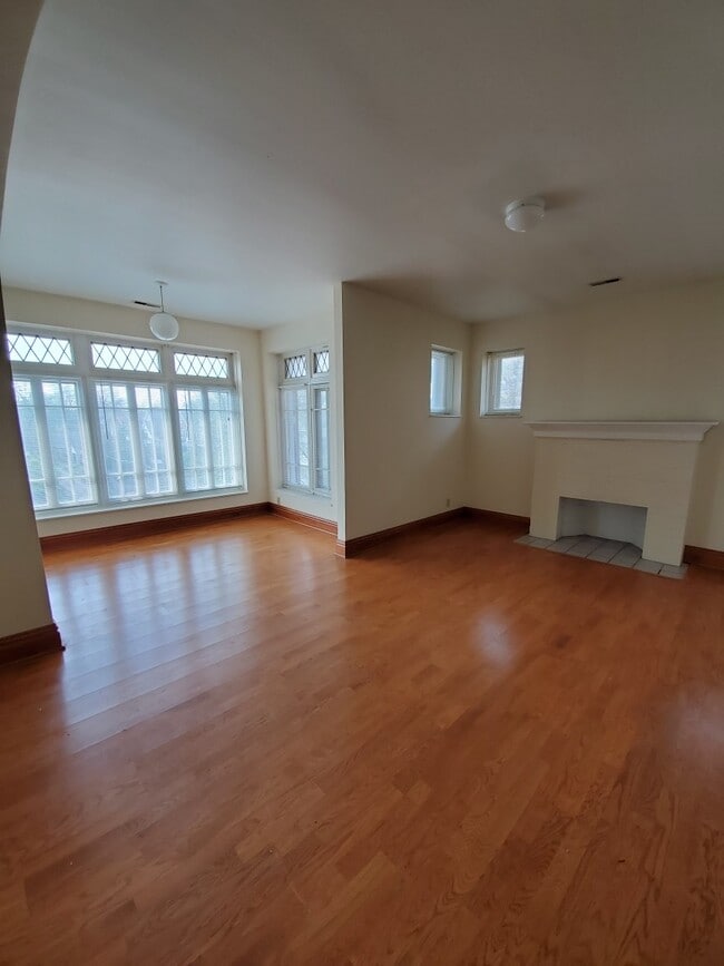 Photo - 308 Laurel St Unit 301