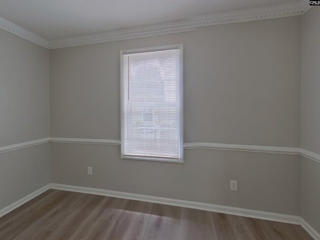 Photo - 337 Montclaire Ln