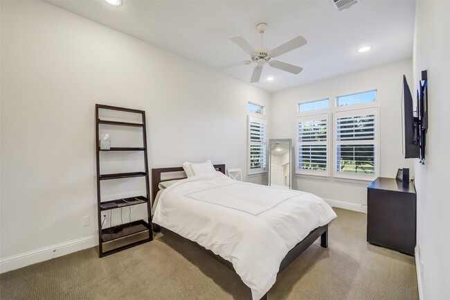 Photo - 1110 Lake Pointe Pkwy