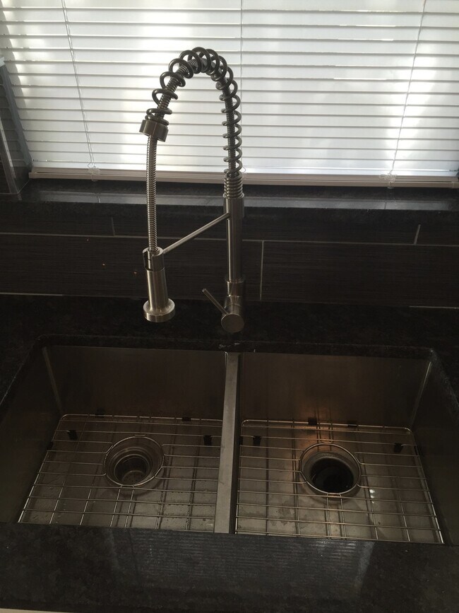 Photo - 1806 Perez St Unit B
