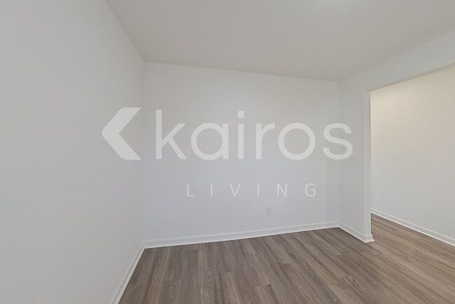 Photo - 7005 Peppermill Way